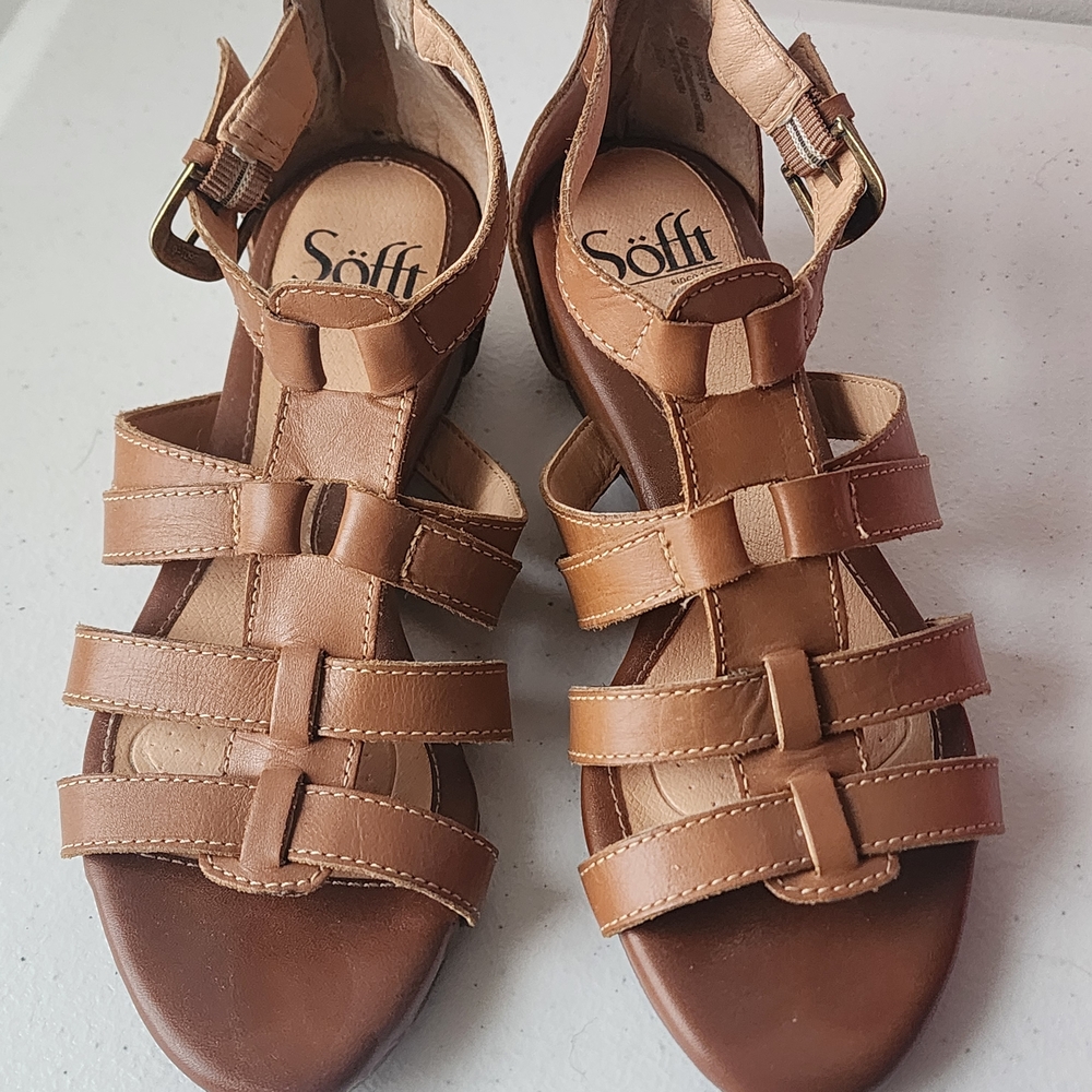 Sofft Tan Leather Strappy Sandals